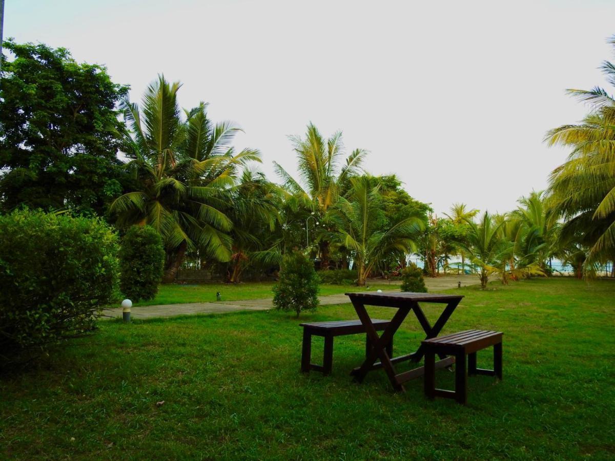 Aqua Marine Beach Hotel Kalkudah  Exterior foto